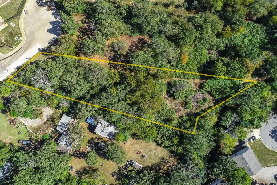 The property outline is approximate