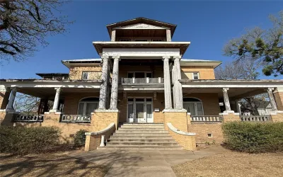 For Sale in Palo Pinto County , 207A NW 4th Avenue, Mineral Wells, Texas 76067, 5 Bedrooms, 4 Bathrooms, Garage spaces, 0 Sqft, built in 1911, Preowned, Price $549,000, mls#21007300, Real Estate Agent in Mineral Wells, Homes For Sale in Palo Pinto county, Homes For Sale in Mineral Wells, Realtor in Mineral Wells Texas, Real Estate Brokerage Independent Realty Texas, Luminita Cordes Realtor