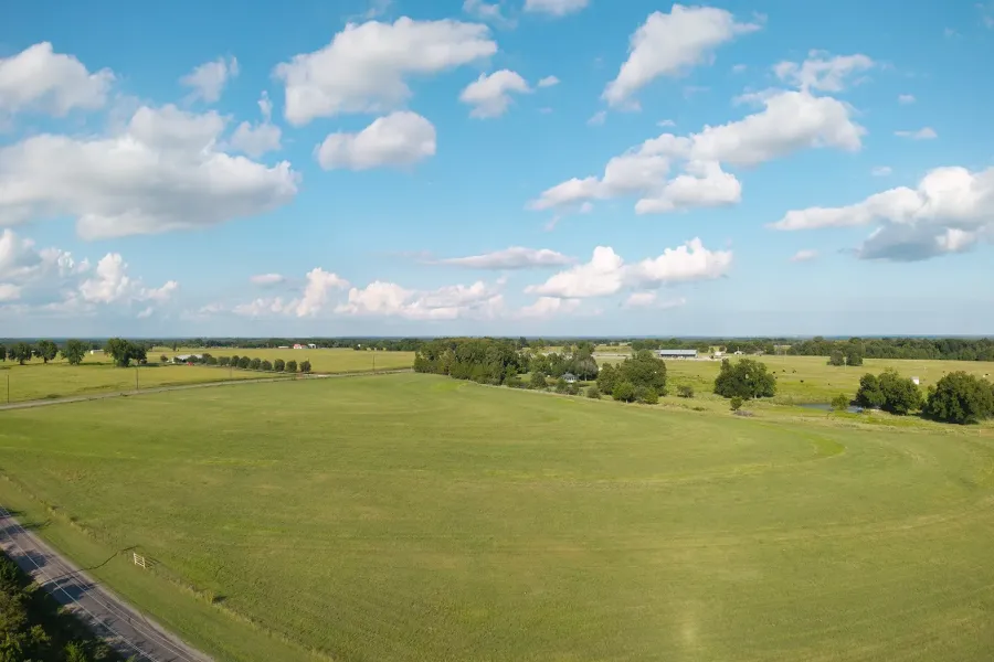 Farm For Sale in Grayson County , 1276 Dixie Road, Whitesboro, Texas 76273, 3 Bedrooms, 4 Bathrooms, 2 Garage spaces, 3,888 Sqft, built in 1988, Price $6,660,062, mls#21043833, Real Estate Agent in Whitesboro, Homes For Sale in Grayson county, Homes For Sale in Whitesboro, Realtor in Whitesboro Texas, Real Estate Brokerage Independent Realty Texas, Luminita Cordes Realtor