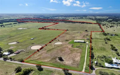 Farm For Sale in Grayson County , 808 W Line Road, Whitesboro, Texas 76273, 3 Bedrooms, 3 Bathrooms, Garage spaces, 2,000 Sqft, built in 2007, Preowned, Price $3,500,000, mls#21065085, Real Estate Agent in Whitesboro, Homes For Sale in Grayson county, Homes For Sale in Whitesboro, Realtor in Whitesboro Texas, Real Estate Brokerage Independent Realty Texas, Luminita Cordes Realtor