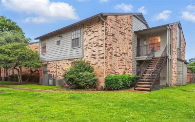 Condominium For Sale in Dallas County , 5335 Bent Tree Forest Drive 240, Dallas, Texas 75248, 1 Bedroom, 1 Bathroom, Garage spaces, 678 Sqft, built in 1981, Preowned, Price $149,500, mls#21064291, Real Estate Agent in Dallas, Homes For Sale in Dallas county, Homes For Sale in Dallas, Realtor in Dallas Texas, Real Estate Brokerage Independent Realty Texas, Luminita Cordes Realtor