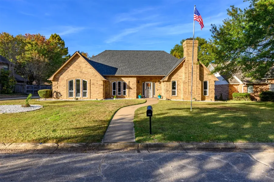 Welcome home to 4115 Alpine Dr!