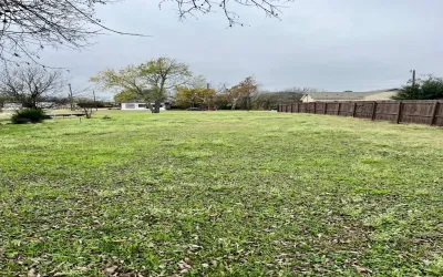 Unimproved Land For Sale in Ellis County , 1303 N Shawnee Street, Ennis, Texas 75119, 0, 0, Garage spaces, 0 Sqft, built in 0, Price $30,000, mls#21118288, Real Estate Agent in Ennis, Homes For Sale in Ellis county, Homes For Sale in Ennis, Realtor in Ennis Texas, Real Estate Brokerage Independent Realty Texas, Luminita Cordes Realtor