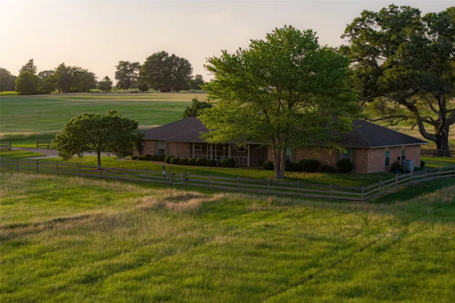 Single Family Residence For Sale in Henderson County , 13612 County Road 3900, Athens, Texas 75752, 3 Bedrooms, 3 Bathrooms, 2 Garage spaces, 1,939 Sqft, built in 1982, Price $1,950,000, mls#21122401, Real Estate Agent in Athens, Homes For Sale in Henderson county, Homes For Sale in Athens, Realtor in Athens Texas, Real Estate Brokerage Independent Realty Texas, Luminita Cordes Realtor