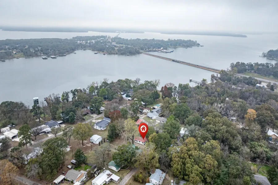 Single Family Residence For Sale in Hunt County , 10474 Apache, Wills Point, Texas 75169, 2 Bedrooms, 1 Bathroom, Garage spaces, 900 Sqft, built in 1986, Preowned, Price $165,000, mls#21130310, Real Estate Agent in Wills Point, Homes For Sale in Hunt county, Homes For Sale in Wills Point, Realtor in Wills Point Texas, Real Estate Brokerage Independent Realty Texas, Luminita Cordes Realtor