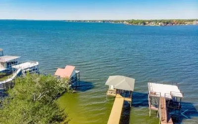 Single Family Residence For Sale in Henderson County , 6209 Point La Vista Drive, Malakoff, Texas 75148, 5 Bedrooms, 4 Bathrooms, 2 Garage spaces, 3,309 Sqft, built in 1999, Price $985,000, mls#21145472, Real Estate Agent in Malakoff, Homes For Sale in Henderson county, Homes For Sale in Malakoff, Realtor in Malakoff Texas, Real Estate Brokerage Independent Realty Texas, Luminita Cordes Realtor