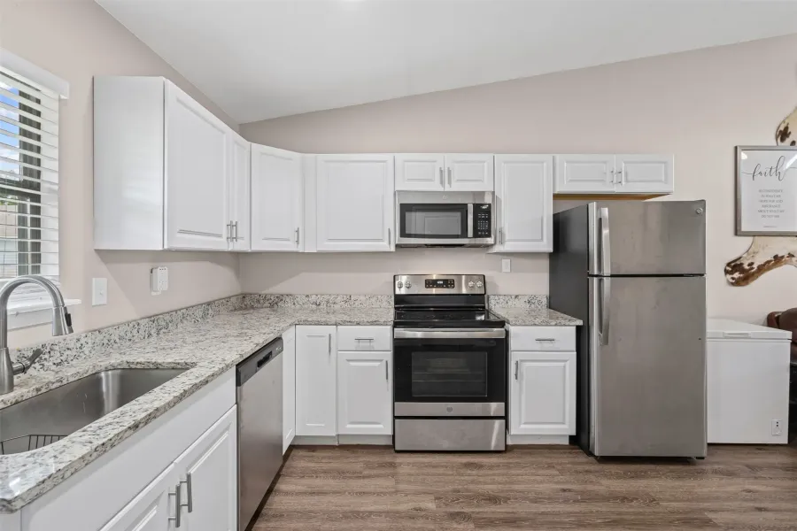 Single Family Residence For Sale in Hood County , 5413 Tin Top Highway, Granbury, Texas 76048, 3 Bedrooms, 1 Bathroom, Garage spaces, 810 Sqft, built in 2023, Preowned, Price $172,000, mls#21152696, Real Estate Agent in Granbury, Homes For Sale in Hood county, Homes For Sale in Granbury, Realtor in Granbury Texas, Real Estate Brokerage Independent Realty Texas, Luminita Cordes Realtor