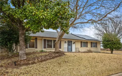 Single Family Residence For Sale in Grayson County , 1401 Greenbrier Drive, Sherman, Texas 75092, 3 Bedrooms, 2 Bathrooms, 2 Garage spaces, 1,932 Sqft, built in 1967, Price $309,900, mls#21157792, Real Estate Agent in Sherman, Homes For Sale in Grayson county, Homes For Sale in Sherman, Realtor in Sherman Texas, Real Estate Brokerage Independent Realty Texas, Luminita Cordes Realtor