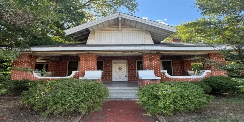 Single Family Residence For Sale in Angelina County , 521 N 1st Street, Lufkin, Texas 75901, 3 Bedrooms, 2 Bathrooms, Garage spaces, 2,330 Sqft, built in 1930, Price $80,000, mls#21161458, Real Estate Agent in Lufkin, Homes For Sale in Angelina county, Homes For Sale in Lufkin, Realtor in Lufkin Texas, Real Estate Brokerage Independent Realty Texas, Luminita Cordes Realtor