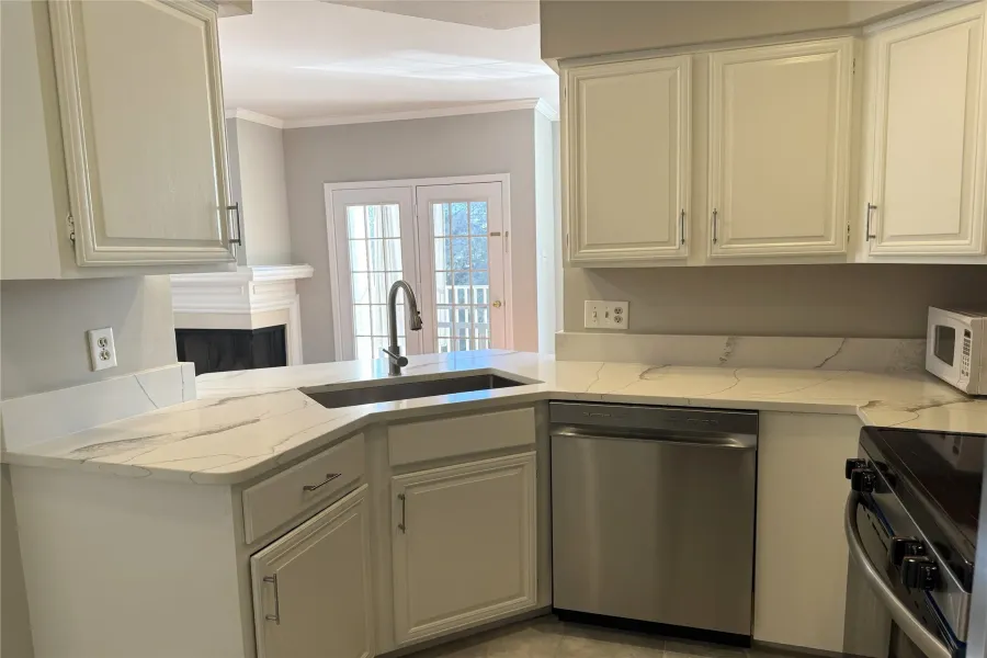 Condominium For Sale in Dallas County , 5325 Bent Tree Forest Drive 2230, Dallas, Texas 75248, 1 Bedroom, 2 Bathrooms, Garage spaces, 1,028 Sqft, built in 1983, Preowned, Price $159,900, mls#21167264, Real Estate Agent in Dallas, Homes For Sale in Dallas county, Homes For Sale in Dallas, Realtor in Dallas Texas, Real Estate Brokerage Independent Realty Texas, Luminita Cordes Realtor