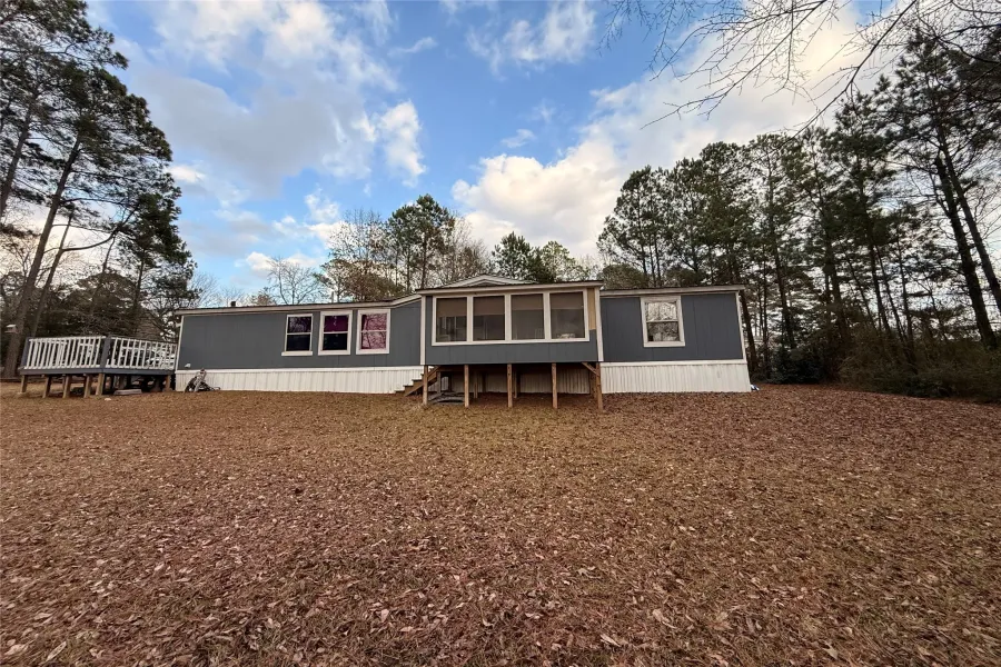 Manufactured Home For Sale in Marion County , 383 Randall Ave, Jefferson, Texas 75657, 3 Bedrooms, 2 Bathrooms, Garage spaces, 16,801 Sqft, built in 1997, Price $139,900, mls#21174792, Real Estate Agent in Jefferson, Homes For Sale in Marion county, Homes For Sale in Jefferson, Realtor in Jefferson Texas, Real Estate Brokerage Independent Realty Texas, Luminita Cordes Realtor