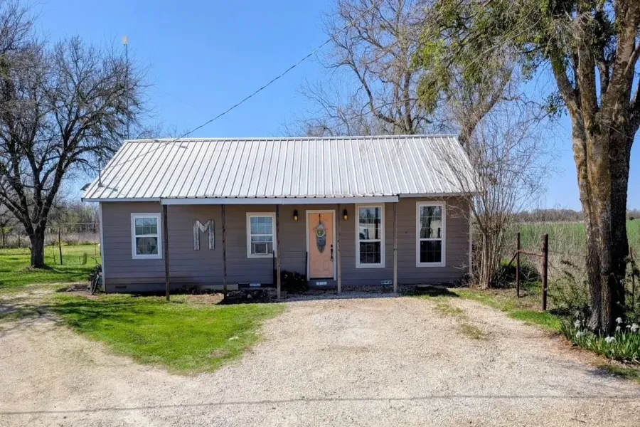 Single Family Residence For Sale in Bosque County , 3357 Fm 217, Valley Mills, Texas 76689, 3 Bedrooms, 2 Bathrooms, Garage spaces, 1,832 Sqft, built in 1950, Price $158,900, mls#21179507, Real Estate Agent in Valley Mills, Homes For Sale in Bosque county, Homes For Sale in Valley Mills, Realtor in Valley Mills Texas, Real Estate Brokerage Independent Realty Texas, Luminita Cordes Realtor