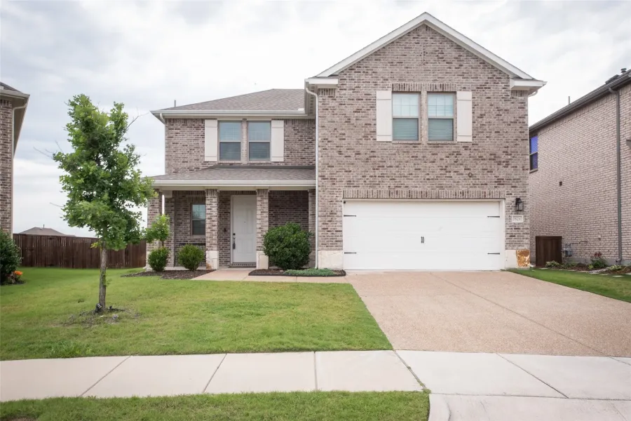 Single Family Residence For Sale in Collin County , 3826 Chicory Court, Melissa, Texas 75454, 3 Bedrooms, 3 Bathrooms, 2 Garage spaces, 2,133 Sqft, built in 2021, Price $415,000, mls#21194897, Real Estate Agent in Melissa, Homes For Sale in Collin county, Homes For Sale in Melissa, Realtor in Melissa Texas, Real Estate Brokerage Independent Realty Texas, Luminita Cordes Realtor