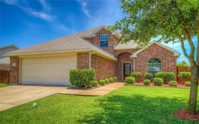 Single Family Residence For Sale in Kaufman County , 2022 Wellington Point, Heartland, Texas 75126, 4 Bedrooms, 3 Bathrooms, 2 Garage spaces, 2,306 Sqft, built in 2010, Preowned, Price $275,000, mls#21216285, Real Estate Agent in Heartland, Homes For Sale in Kaufman county, Homes For Sale in Heartland, Realtor in Heartland Texas, Real Estate Brokerage Independent Realty Texas, Luminita Cordes Realtor
