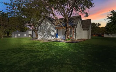 Single Family Residence For Sale in Fannin County , 402 W Sam Rayburn Road, Ector, Texas 75439, 3 Bedrooms, 2 Bathrooms, Garage spaces, 1,206 Sqft, built in 1940, Price $469,000, mls#21218219, Real Estate Agent in Ector, Homes For Sale in Fannin county, Homes For Sale in Ector, Realtor in Ector Texas, Real Estate Brokerage Independent Realty Texas, Luminita Cordes Realtor