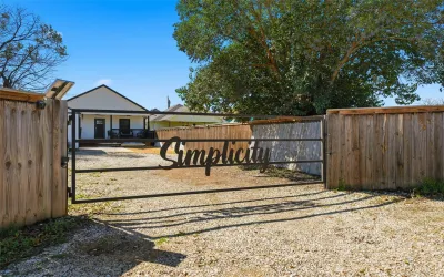 Single Family Residence For Sale in Mc Lennan County , 714 S 9th Street, Waco, Texas 76706, 3 Bedrooms, 4 Bathrooms, Garage spaces, 1,461 Sqft, built in 1912, Price $500,000, mls#21183942, Real Estate Agent in Waco, Homes For Sale in Mc Lennan county, Homes For Sale in Waco, Realtor in Waco Texas, Real Estate Brokerage Independent Realty Texas, Luminita Cordes Realtor