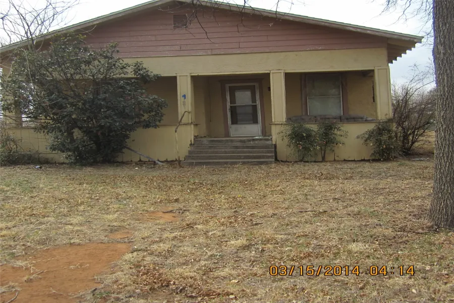 Single Family Residence For Sale in Knox County , 901 SE 4th, Knox City, Texas 79529, 3 Bedrooms, 1 Bathroom, Garage spaces, 1,232 Sqft, built in 1950, Preowned, Price $55,000, mls#21211196, Real Estate Agent in Knox City, Homes For Sale in Knox county, Homes For Sale in Knox City, Realtor in Knox City Texas, Real Estate Brokerage Independent Realty Texas, Luminita Cordes Realtor