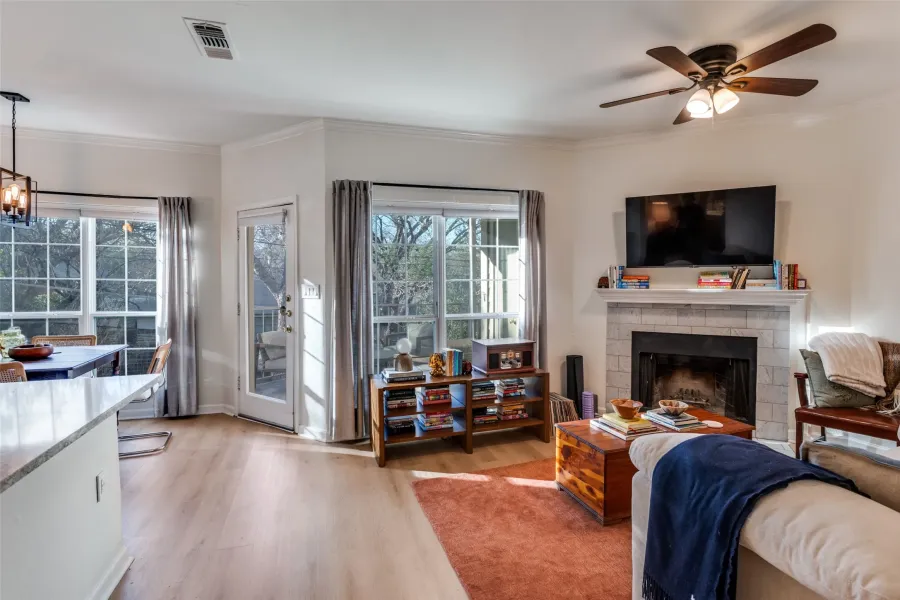 Condominium For Sale in Dallas County , 7151 Gaston Avenue 408, Dallas, Texas 75214, 1 Bedroom, 1 Bathroom, Garage spaces, 667 Sqft, built in 1984, Price $239,000, mls#21209858, Real Estate Agent in Dallas, Homes For Sale in Dallas county, Homes For Sale in Dallas, Realtor in Dallas Texas, Real Estate Brokerage Independent Realty Texas, Luminita Cordes Realtor