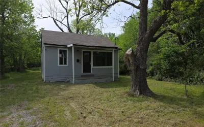 Single Family Residence For Sale in Fannin County , 106 S Wilson Street, Ladonia, Texas 75449, 2 Bedrooms, 1 Bathroom, Garage spaces, 598 Sqft, built in 1990, Price $125,000, mls#21227123, Real Estate Agent in Ladonia, Homes For Sale in Fannin county, Homes For Sale in Ladonia, Realtor in Ladonia Texas, Real Estate Brokerage Independent Realty Texas, Luminita Cordes Realtor