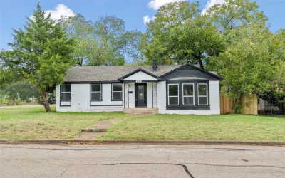 Single Family Residence For Sale in Tarrant County , 2336 Glencrest Drive, Fort Worth, Texas 76119, 3 Bedrooms, 2 Bathrooms, 2 Garage spaces, 1,690 Sqft, built in 1946, Preowned, Price $240,000, mls#21228410, Real Estate Agent in Fort Worth, Homes For Sale in Tarrant county, Homes For Sale in Fort Worth, Realtor in Fort Worth Texas, Real Estate Brokerage Independent Realty Texas, Luminita Cordes Realtor