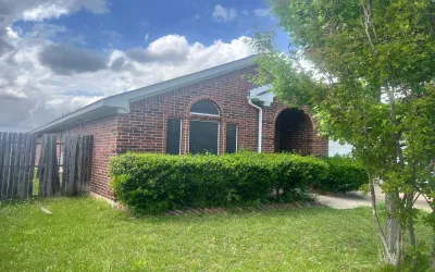Single Family Residence For Rent in Tarrant County , 6002 Rising Meadow Drive, Arlington, Texas 76018, 3 Bedrooms, 2 Bathrooms, 2 Garage spaces, 1,864 Sqft, built in 2001, Price $2,750, mls#21233456, Real Estate Agent in Arlington, Homes For Rent in Tarrant county, Homes For Rent in Arlington, Realtor in Arlington Texas, Real Estate Brokerage Independent Realty Texas, Luminita Cordes Realtor
