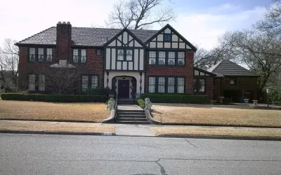Single Family Residence For Sale in Navarro County , 502 Mills Place, Corsicana, Texas 75110, 3 Bedrooms, 3 Bathrooms, 2 Garage spaces, 3,604 Sqft, built in 1929, Price $498,900, mls#21198840, Real Estate Agent in Corsicana, Homes For Sale in Navarro county, Homes For Sale in Corsicana, Realtor in Corsicana Texas, Real Estate Brokerage Independent Realty Texas, Luminita Cordes Realtor