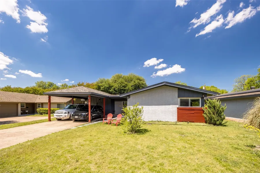 Single Family Residence For Rent in Dallas County , 11021 Cactus Lane, Dallas, Texas 75238, 3 Bedrooms, 3 Bathrooms, Garage spaces, 1,773 Sqft, built in 1958, Preowned, Price $3,100, mls#21237094, Real Estate Agent in Dallas, Homes For Rent in Dallas county, Homes For Rent in Dallas, Realtor in Dallas Texas, Real Estate Brokerage Independent Realty Texas, Luminita Cordes Realtor