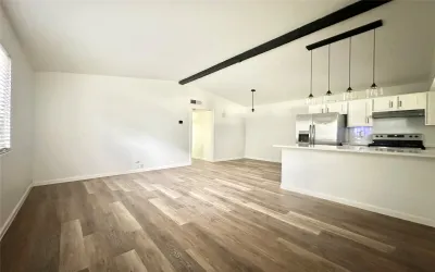Duplex For Rent in Tarrant County , 4933 Curzon Avenue, Fort Worth, Texas 76107, 2 Bedrooms, 2 Bathrooms, Garage spaces, 900 Sqft, built in 1976, Price $1,650, mls#21229331, Real Estate Agent in Fort Worth, Homes For Rent in Tarrant county, Homes For Rent in Fort Worth, Realtor in Fort Worth Texas, Real Estate Brokerage Independent Realty Texas, Luminita Cordes Realtor