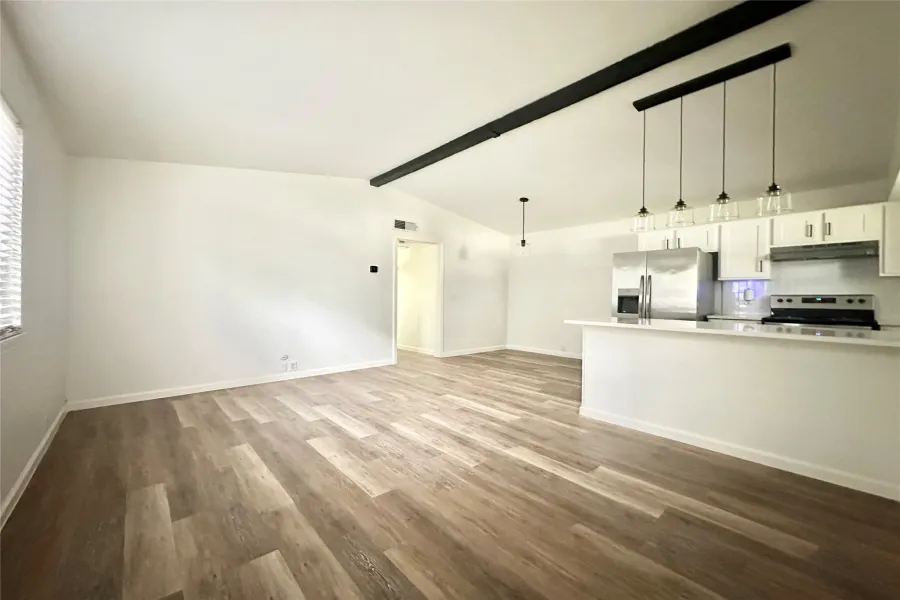 Duplex For Rent in Tarrant County , 4933 Curzon Avenue, Fort Worth, Texas 76107, 2 Bedrooms, 2 Bathrooms, Garage spaces, 900 Sqft, built in 1976, Price $1,650, mls#21229331, Real Estate Agent in Fort Worth, Homes For Rent in Tarrant county, Homes For Rent in Fort Worth, Realtor in Fort Worth Texas, Real Estate Brokerage Independent Realty Texas, Luminita Cordes Realtor