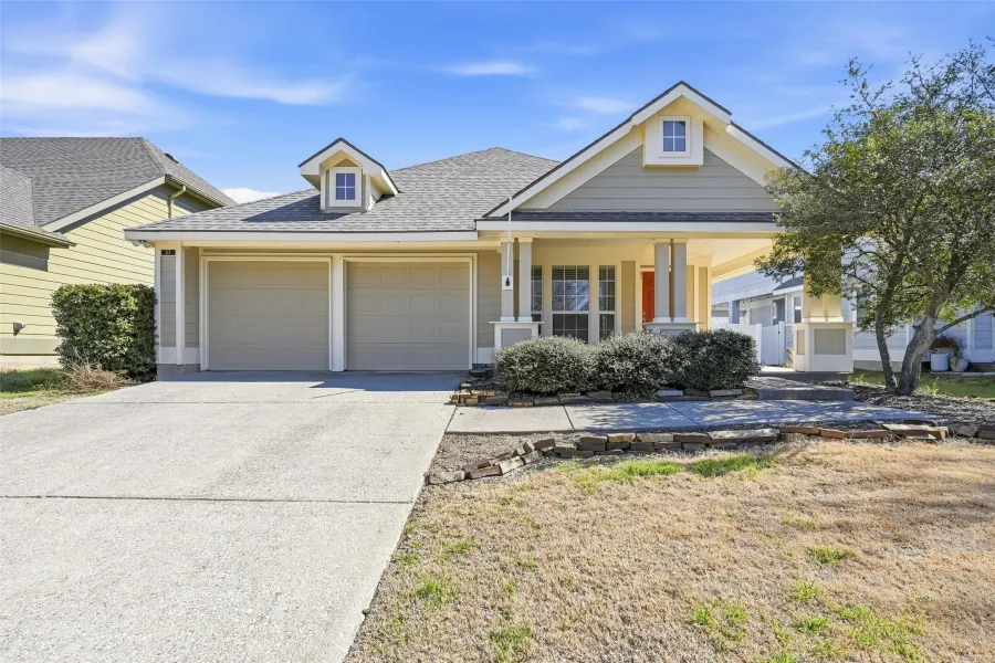 Single Family Residence For Sale in Collin County , 113 Creekview Drive, Anna, Texas 75409, 3 Bedrooms, 2 Bathrooms, 2 Garage spaces, 1,735 Sqft, built in 2005, Price $279,000, mls#21204019, Real Estate Agent in Anna, Homes For Sale in Collin county, Homes For Sale in Anna, Realtor in Anna Texas, Real Estate Brokerage Independent Realty Texas, Luminita Cordes Realtor