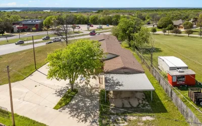 Single Family Residence For Sale in Tarrant County , 5338 Boat Club Road, Fort Worth, Texas 76135, 1 Bedroom, 2 Bathrooms, Garage spaces, 2,570 Sqft, built in 1967, Price $529,990, mls#21213178, Real Estate Agent in Fort Worth, Homes For Sale in Tarrant county, Homes For Sale in Fort Worth, Realtor in Fort Worth Texas, Real Estate Brokerage Independent Realty Texas, Luminita Cordes Realtor