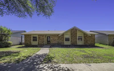 Single Family Residence For Rent in Denton County , 1814 Addington Drive, Carrollton, Texas 75007, 3 Bedrooms, 2 Bathrooms, 2 Garage spaces, 1,506 Sqft, built in 1974, Price $2,215, mls#21230470, Real Estate Agent in Carrollton, Homes For Rent in Denton county, Homes For Rent in Carrollton, Realtor in Carrollton Texas, Real Estate Brokerage Independent Realty Texas, Luminita Cordes Realtor