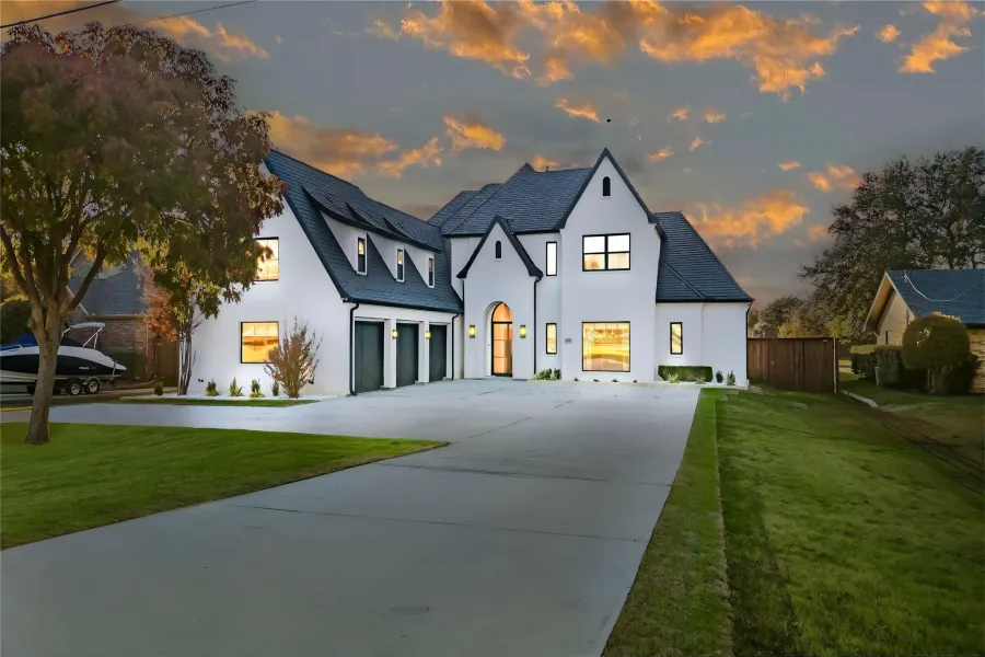 Single Family Residence For Sale in Collin County , 10545 Rogers Road, Frisco, Texas 75033, 5 Bedrooms, 7 Bathrooms, 3 Garage spaces, 6,699 Sqft, built in 2002, Price $2,500,000, mls#21201190, Real Estate Agent in Frisco, Homes For Sale in Collin county, Homes For Sale in Frisco, Realtor in Frisco Texas, Real Estate Brokerage Independent Realty Texas, Luminita Cordes Realtor