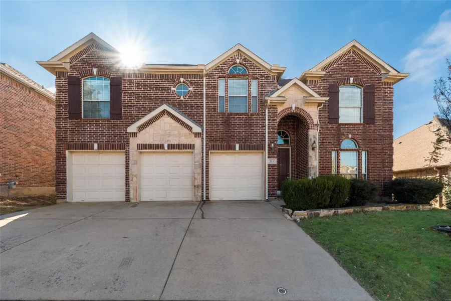 Single Family Residence For Sale in Collin County , 213 Palomino Court, Celina, Texas 75009, 5 Bedrooms, 4 Bathrooms, 3 Garage spaces, 3,402 Sqft, built in 2007, Preowned, Price $560,000, mls#21242829, Real Estate Agent in Celina, Homes For Sale in Collin county, Homes For Sale in Celina, Realtor in Celina Texas, Real Estate Brokerage Independent Realty Texas, Luminita Cordes Realtor