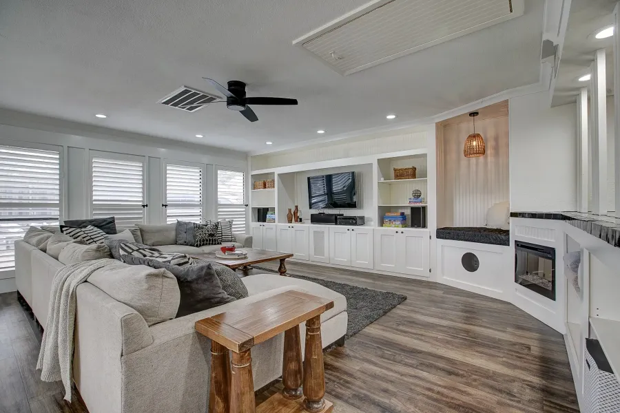 Single Family Residence For Sale in Dallas County , 1413 Wagonwheel Court, Irving, Texas 75061, 4 Bedroom, 3 Bathroom, 2 Garage spaces, 2,924 Sqft, built in 1981, Price $449,000, mls#21203946, Real Estate Agent in Irving, Homes For Sale in Dallas county, Homes For Sale in Irving, Realtor in Irving Texas, Real Estate Brokerage Independent Realty Texas, Luminita Cordes Realtor