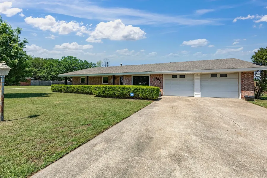 Single Family Residence For Sale in Montague County , 1312 Rock Street, Bowie, Texas 76230, 3 Bedrooms, 2 Bathrooms, 2 Garage spaces, 1,386 Sqft, built in 1967, Preowned, Price $235,000, mls#21227762, Real Estate Agent in Bowie, Homes For Sale in Montague county, Homes For Sale in Bowie, Realtor in Bowie Texas, Real Estate Brokerage Independent Realty Texas, Luminita Cordes Realtor