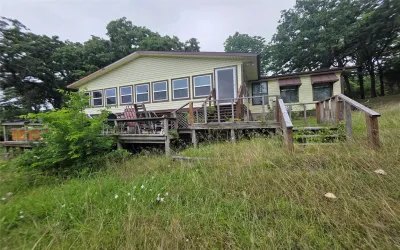 Single Family Residence For Sale in Henderson County , 100 Tangle Drive, Tool, Texas 75143, 3 Bedrooms, 2 Bathrooms, 1 Garage spaces, 1,456 Sqft, built in 1984, Price $359,900, mls#21252907, Real Estate Agent in Tool, Homes For Sale in Henderson county, Homes For Sale in Tool, Realtor in Tool Texas, Real Estate Brokerage Independent Realty Texas, Luminita Cordes Realtor