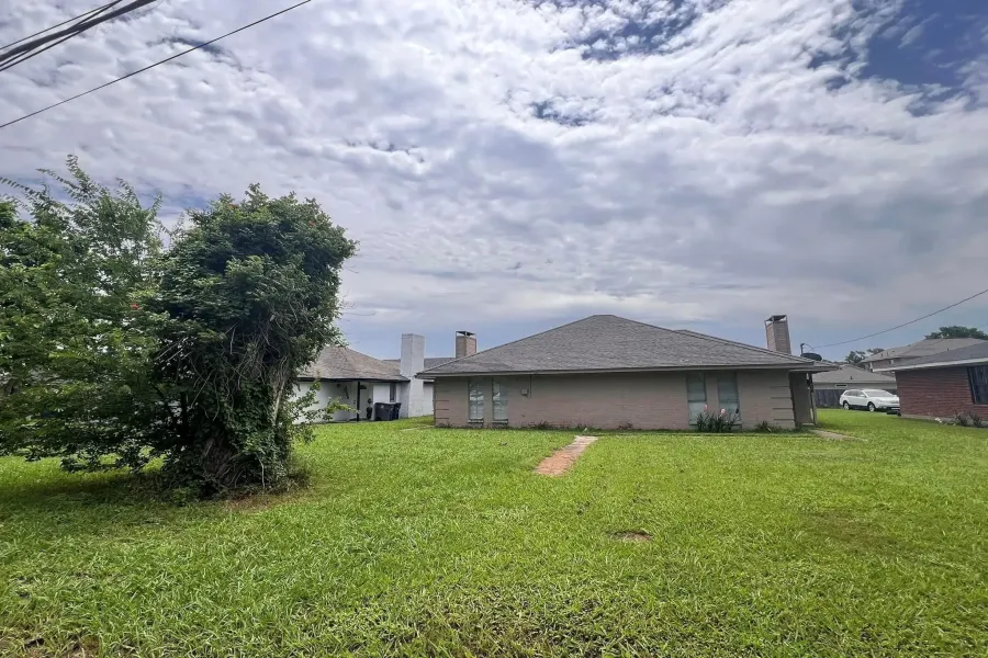 Duplex For Sale in Dallas County , 2904 Edd Road 2904-2908, Dallas, Texas 75253, 4 Bedrooms, 2 Bathrooms, Garage spaces, 0 Sqft, built in 1984, Preowned, Price $370,000, mls#21252944, Real Estate Agent in Dallas, Homes For Sale in Dallas county, Homes For Sale in Dallas, Realtor in Dallas Texas, Real Estate Brokerage Independent Realty Texas, Luminita Cordes Realtor