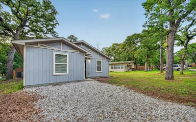 Single Family Residence For Sale in Tarrant County , 1249 Lindale Terrace, Pelican Bay, Texas 76020, 3 Bedrooms, 2 Bathrooms, Garage spaces, 1,090 Sqft, built in 2019, Price $218,000, mls#21254646, Real Estate Agent in Pelican Bay, Homes For Sale in Tarrant county, Homes For Sale in Pelican Bay, Realtor in Pelican Bay Texas, Real Estate Brokerage Independent Realty Texas, Luminita Cordes Realtor