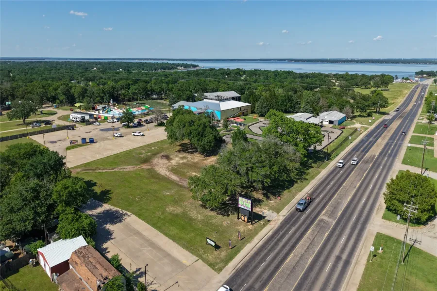 Retail For Sale in Henderson County , 600 E Cedar Creek Parkway, Seven Points, Texas 75143, 0, 0, Garage spaces, 0 Sqft, built in 1965, Price $389,000, mls#21254973, Real Estate Agent in Seven Points, Homes For Sale in Henderson county, Homes For Sale in Seven Points, Realtor in Seven Points Texas, Real Estate Brokerage Independent Realty Texas, Luminita Cordes Realtor