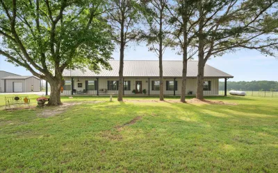 Single Family Residence For Sale in Freestone County , 199 Fcr 111 111, Fairfield, Texas 75840, 5 Bedrooms, 3 Bathrooms, 6 Garage spaces, 3,948 Sqft, built in 2005, Preowned, Price $885,000, mls#21257268, Real Estate Agent in Fairfield, Homes For Sale in Freestone county, Homes For Sale in Fairfield, Realtor in Fairfield Texas, Real Estate Brokerage Independent Realty Texas, Luminita Cordes Realtor