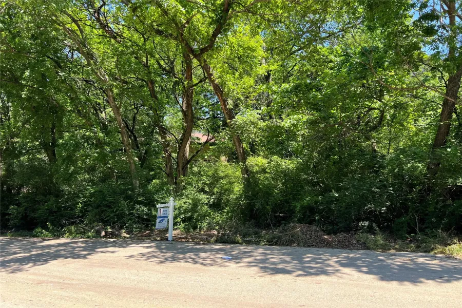 Unimproved Land For Sale in Dallas County , 5120 Moneta Lane, Dallas, Texas 75236, 0, 0, Garage spaces, 0 Sqft, built in 0, Price $90,000, mls#21257945, Real Estate Agent in Dallas, Homes For Sale in Dallas county, Homes For Sale in Dallas, Realtor in Dallas Texas, Real Estate Brokerage Independent Realty Texas, Luminita Cordes Realtor