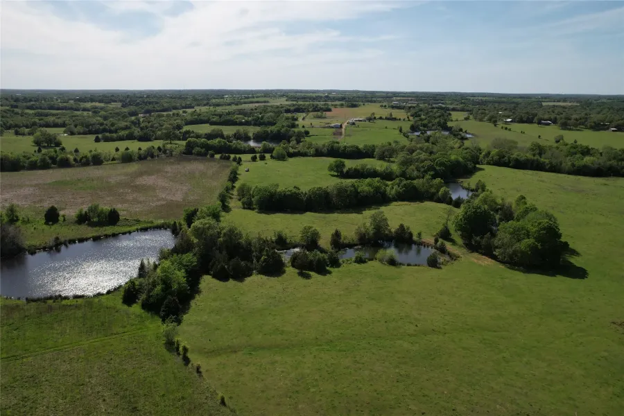Farm For Sale in Grayson County , 850 Gordonville Road, Gordonville, Texas 76245, 4 Bedrooms, 2 Bathrooms, 2 Garage spaces, 1,828 Sqft, built in 1971, Price $3,850,000, mls#21250081, Real Estate Agent in Gordonville, Homes For Sale in Grayson county, Homes For Sale in Gordonville, Realtor in Gordonville Texas, Real Estate Brokerage Independent Realty Texas, Luminita Cordes Realtor