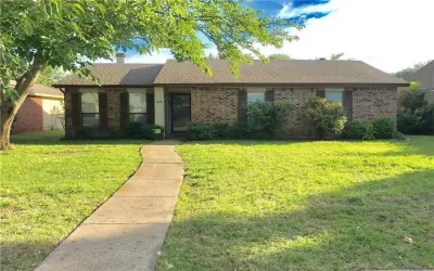 Single Family Residence For Rent in Dallas County , 1828 Angelina Drive, Garland, Texas 75040, 3 Bedrooms, 2 Bathrooms, 1 Garage spaces, 1,414 Sqft, built in 1979, Preowned, Price $2,000, mls#21261085, Real Estate Agent in Garland, Homes For Rent in Dallas county, Homes For Rent in Garland, Realtor in Garland Texas, Real Estate Brokerage Independent Realty Texas, Luminita Cordes Realtor