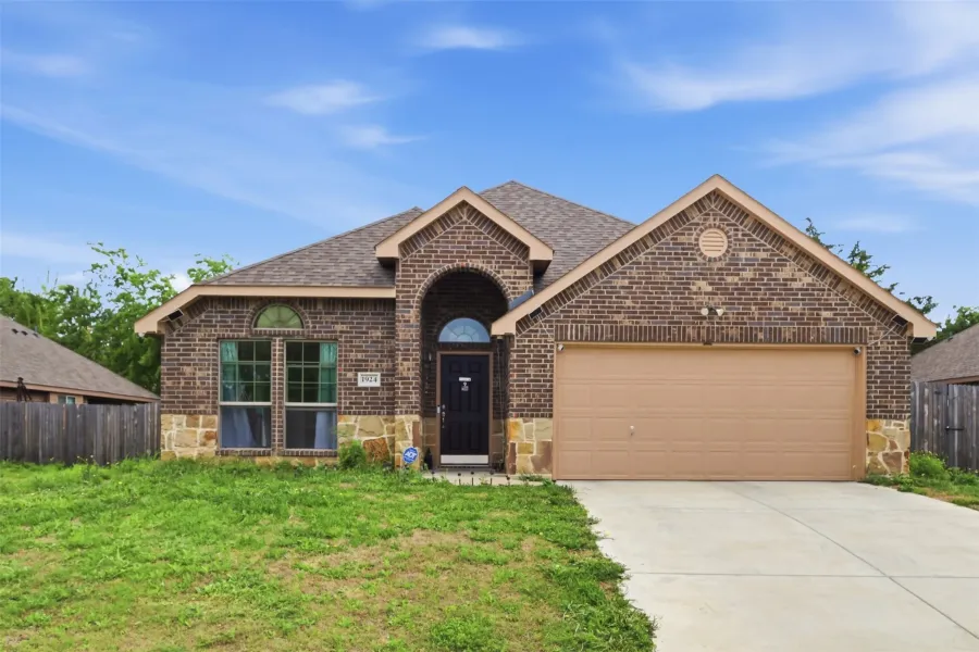 Single Family Residence For Sale in Dallas County , 1924 CARRINGTON, Glenn Heights, Texas 75154, 4 Bedrooms, 2 Bathrooms, 2 Garage spaces, 2,098 Sqft, built in 2024, Price $379,999, mls#21261099, Real Estate Agent in Glenn Heights, Homes For Sale in Dallas county, Homes For Sale in Glenn Heights, Realtor in Glenn Heights Texas, Real Estate Brokerage Independent Realty Texas, Luminita Cordes Realtor