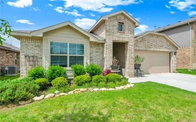 Single Family Residence For Sale in Denton County , 16717 Porterfield Lane, Justin, Texas 76247, 4 Bedrooms, 2 Bathrooms, 2 Garage spaces, 2,085 Sqft, built in 2022, Preowned, Price $355,000, mls#21261430, Real Estate Agent in Justin, Homes For Sale in Denton county, Homes For Sale in Justin, Realtor in Justin Texas, Real Estate Brokerage Independent Realty Texas, Luminita Cordes Realtor