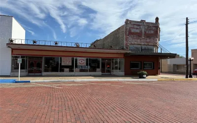 Business For Sale in Fannin County , 104 E Main Street, Honey Grove, Texas 75446, 0, 0, Garage spaces, 0 Sqft, built in 1900, Price $500,000, mls#21260242, Real Estate Agent in Honey Grove, Homes For Sale in Fannin county, Homes For Sale in Honey Grove, Realtor in Honey Grove Texas, Real Estate Brokerage Independent Realty Texas, Luminita Cordes Realtor