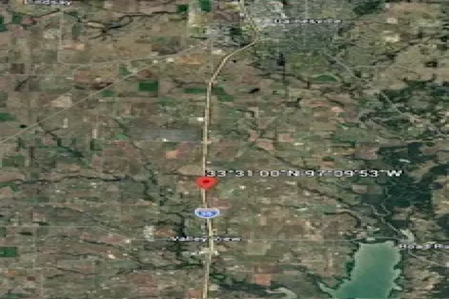Location Map. Identifying the property's geographical coordinates and highway proximity