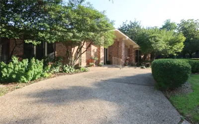 Single Family Residence For Sale in Tarrant County , 5421 Benbridge Drive, Fort Worth, Texas 76107, 4 Bedrooms, 4 Bathrooms, 2 Garage spaces, 4,102 Sqft, built in 1977, Price $925,000, mls#21264130, Real Estate Agent in Fort Worth, Homes For Sale in Tarrant county, Homes For Sale in Fort Worth, Realtor in Fort Worth Texas, Real Estate Brokerage Independent Realty Texas, Luminita Cordes Realtor