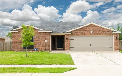 Single Family Residence For Sale in Denton County , 130 Kincaid Drive, Sanger, Texas 76266, 4 Bedrooms, 2 Bathrooms, 2 Garage spaces, 1,728 Sqft, built in 2013, Price $309,500, mls#21264521, Real Estate Agent in Sanger, Homes For Sale in Denton county, Homes For Sale in Sanger, Realtor in Sanger Texas, Real Estate Brokerage Independent Realty Texas, Luminita Cordes Realtor